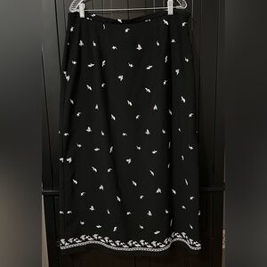 Coldwater Creek Midi Skirt 1X Black White Embroidered Floral Border Cottagecore
